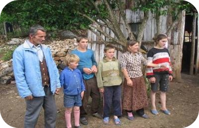 photo of a family in Klos Fan, Albania