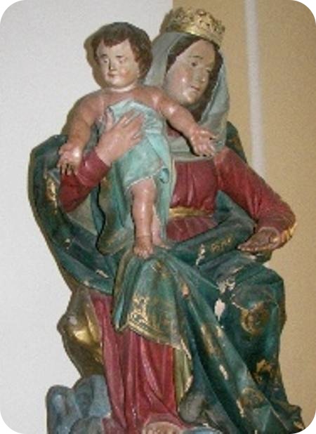 photo of statue of Madonna and Child in Albania