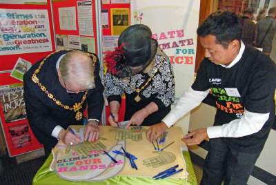 photo of Mayor and Mayoress supporting the CAFOD campaign in York