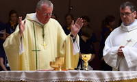 photo of Bishop Terry Drainey celebrating Mass