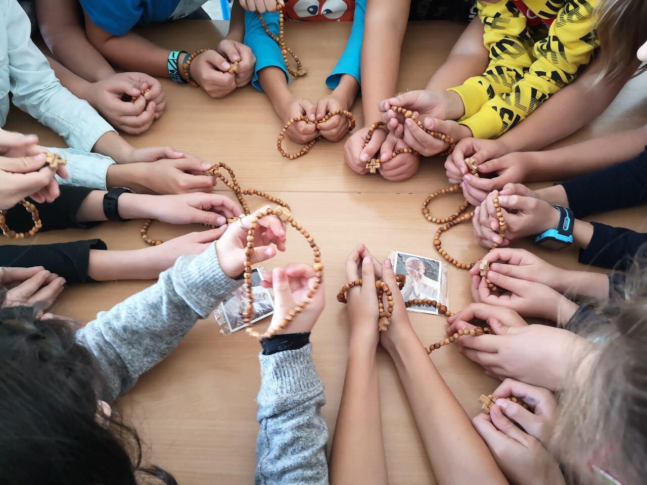 Children praying the Rosary