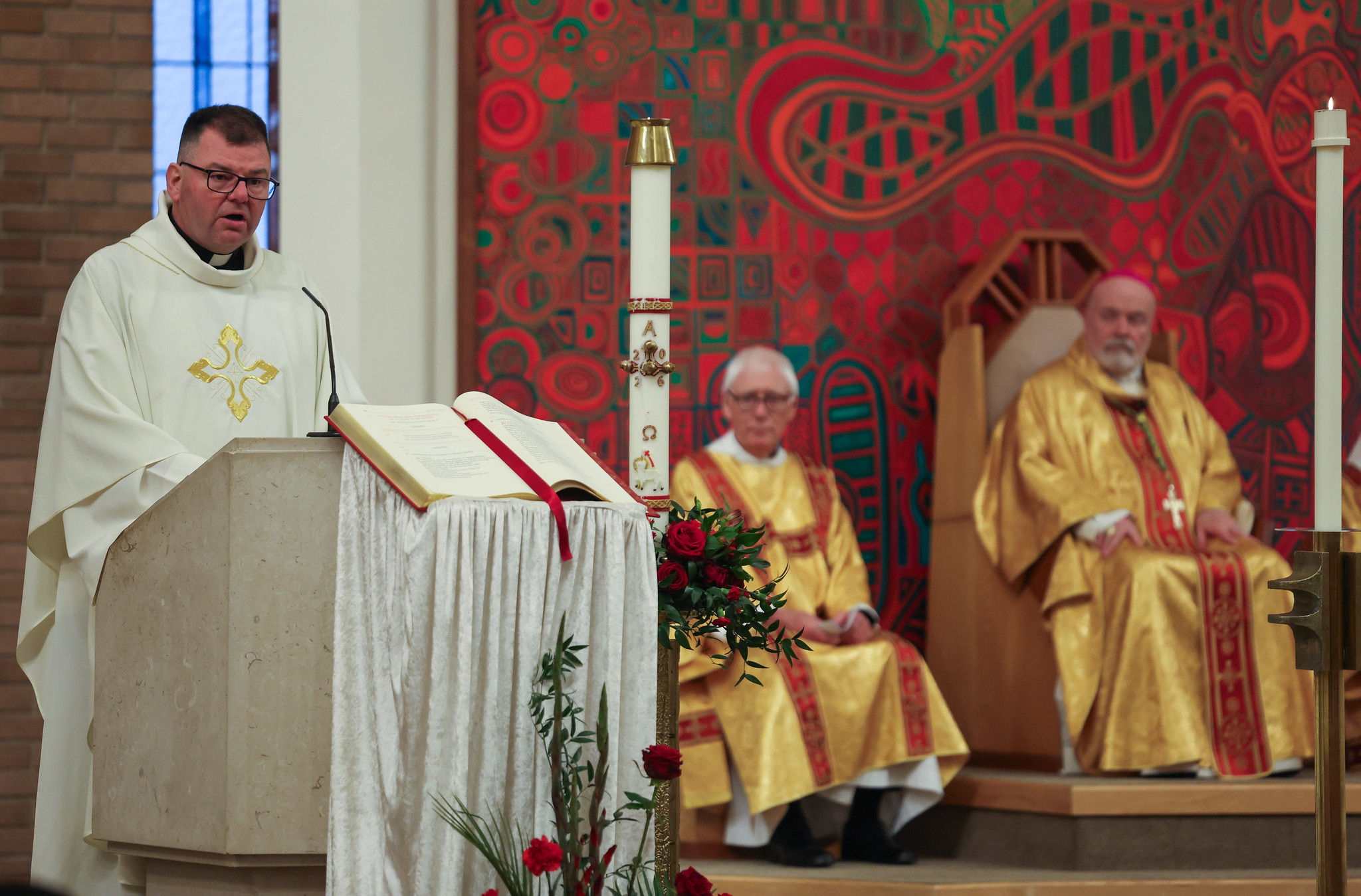 Canon Paul Farrer preaches at Mass to celebrate 40 years of St Mary's Cathedral – Photo by Chris Booth